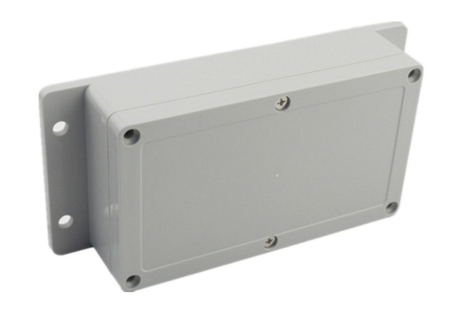 hop-nhua-158x90x46mm-mat-duc-co-tai