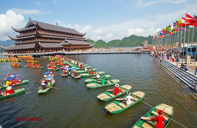 Giá vé tham quan chùa Tam Chúc | Antamtour.vn