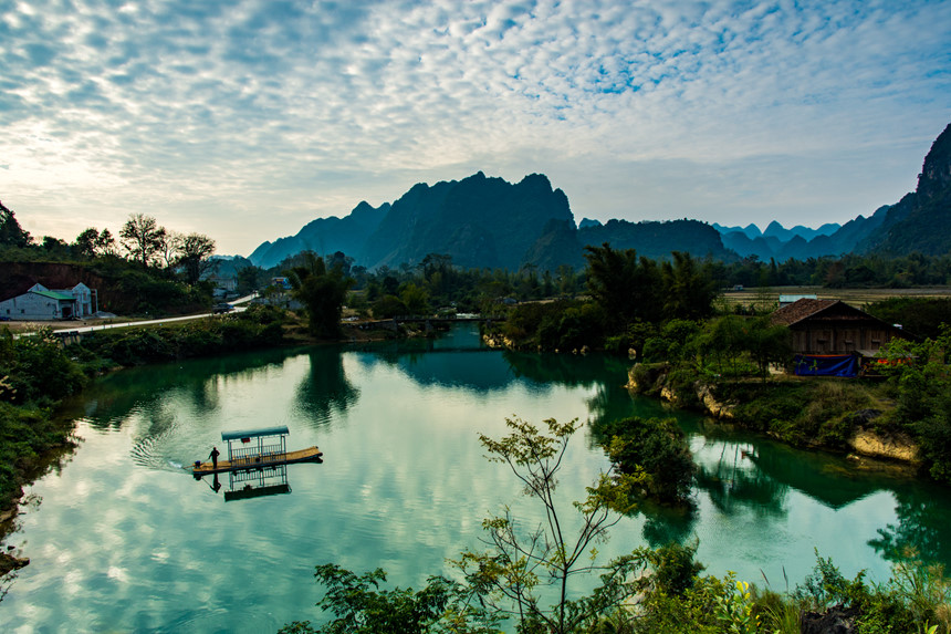 ve-dep-suoi-nga-tuyen