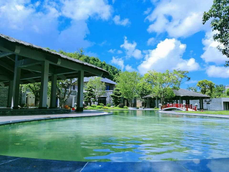 Khung cảnh suối nước nóng Bang
