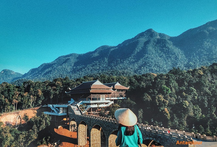 Tượng đồng Trúc Lâm