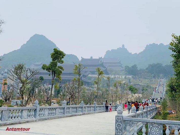 Chùa Tam Chúc đẹp