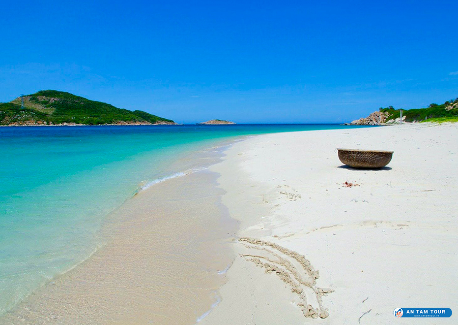 Bãi biển Ninh Chữ