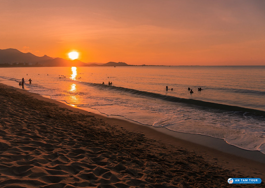Bãi biển Ninh Chữ