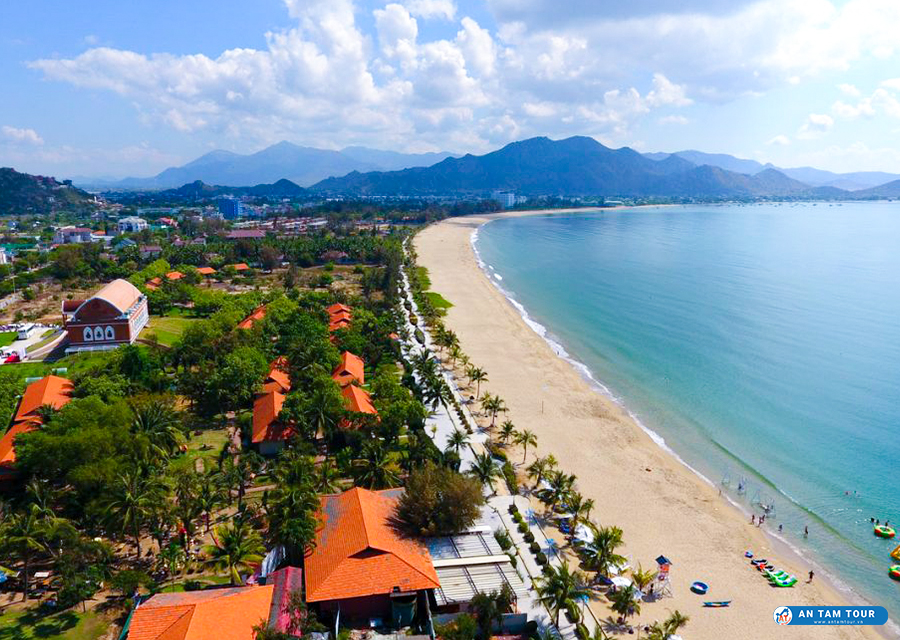 Bãi biển Ninh Chữ