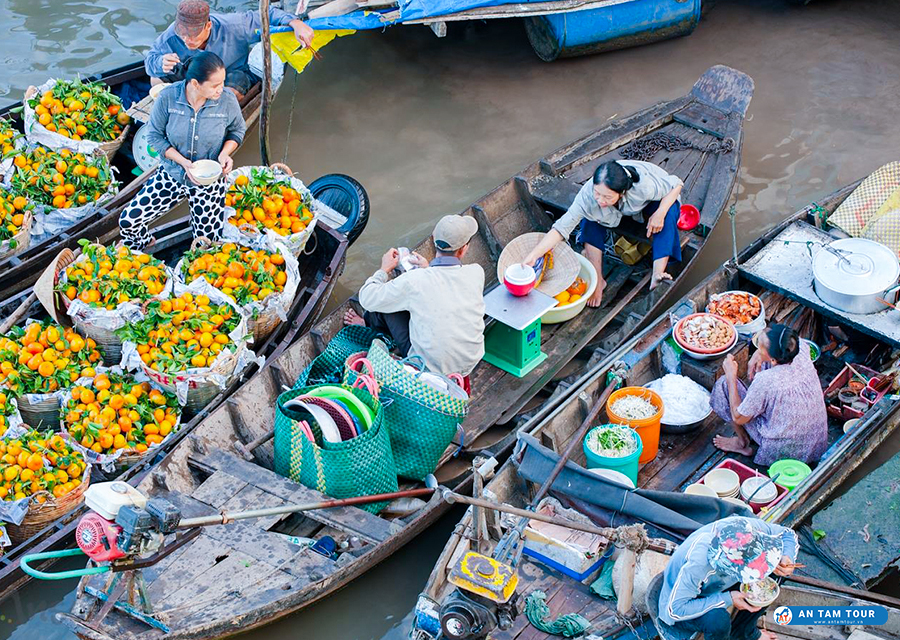 Chợ nổi Cái Bè