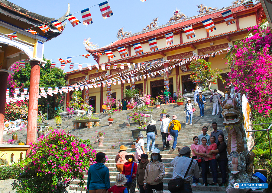 Chùa Ông Núi
