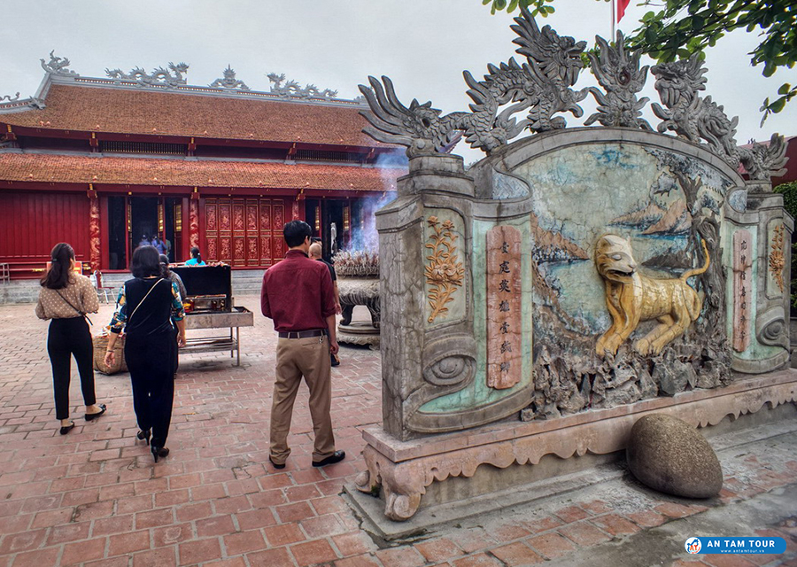 Đền Ông Hoàng Mười