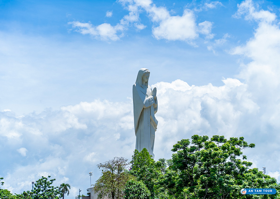 Đức Mẹ Núi Cúi