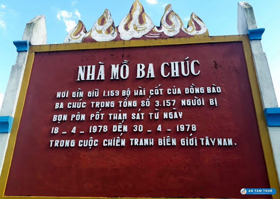 Nhà Mồ Ba Chúc