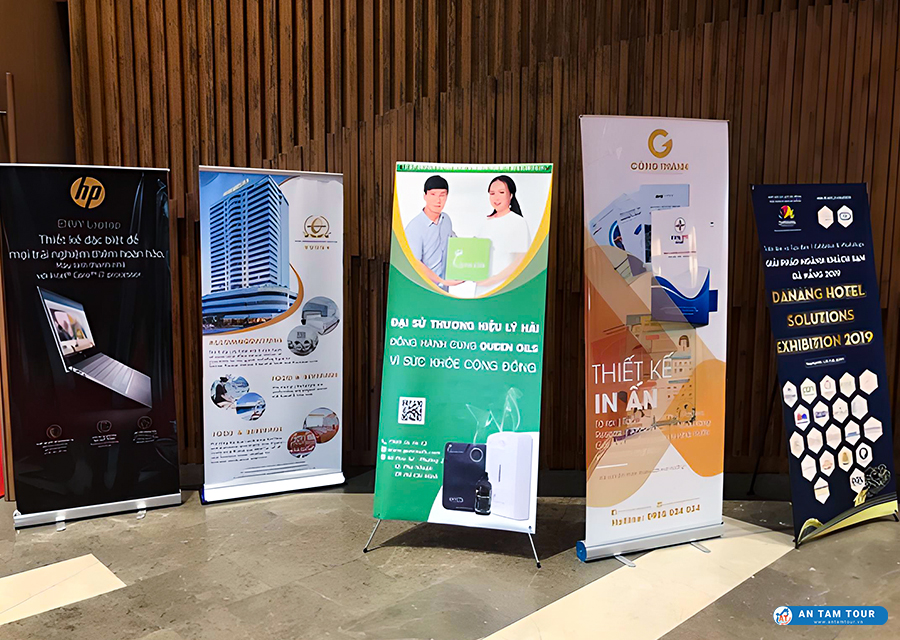 Standee là gì? Các loại standee. Mua standee ở đâu?