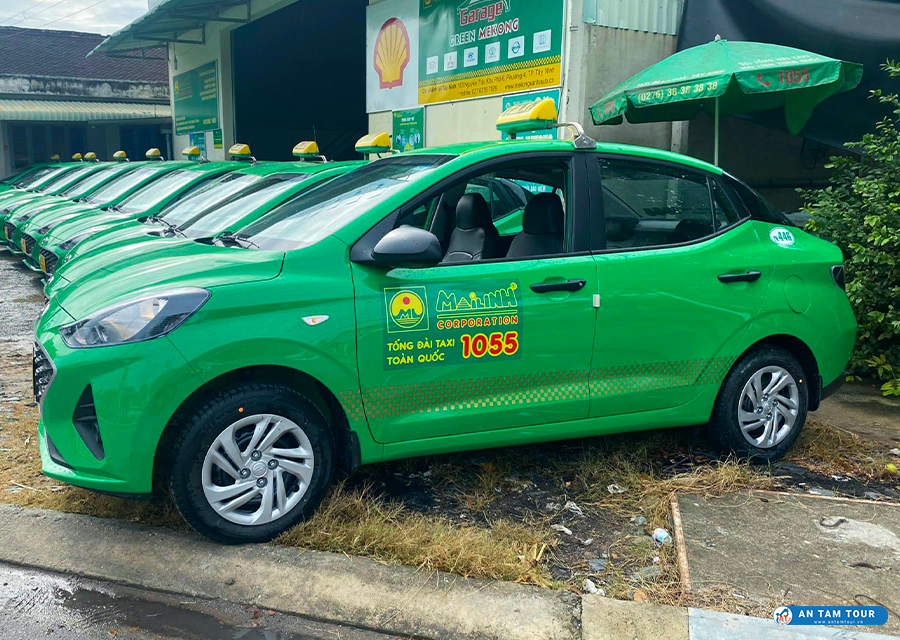 https://bizweb.dktcdn.net/100/006/093/files/taxi-tay-ninh.jpg?v=1725888280169