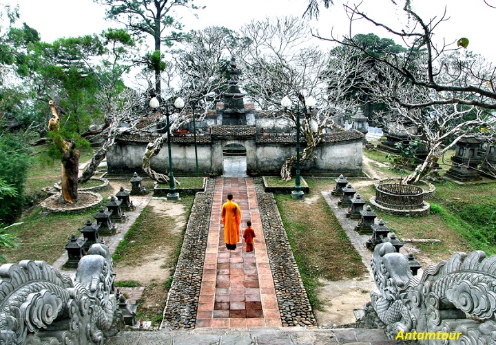 Vườn Tháp Huệ Quang