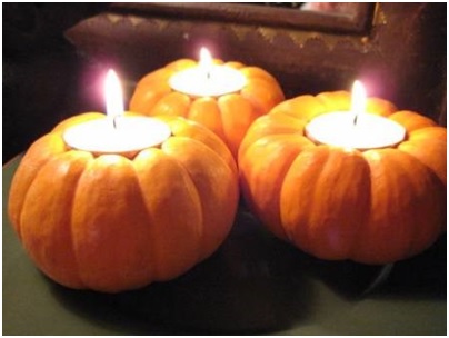 Trang trí Halloween với bí ngô và nến tealight