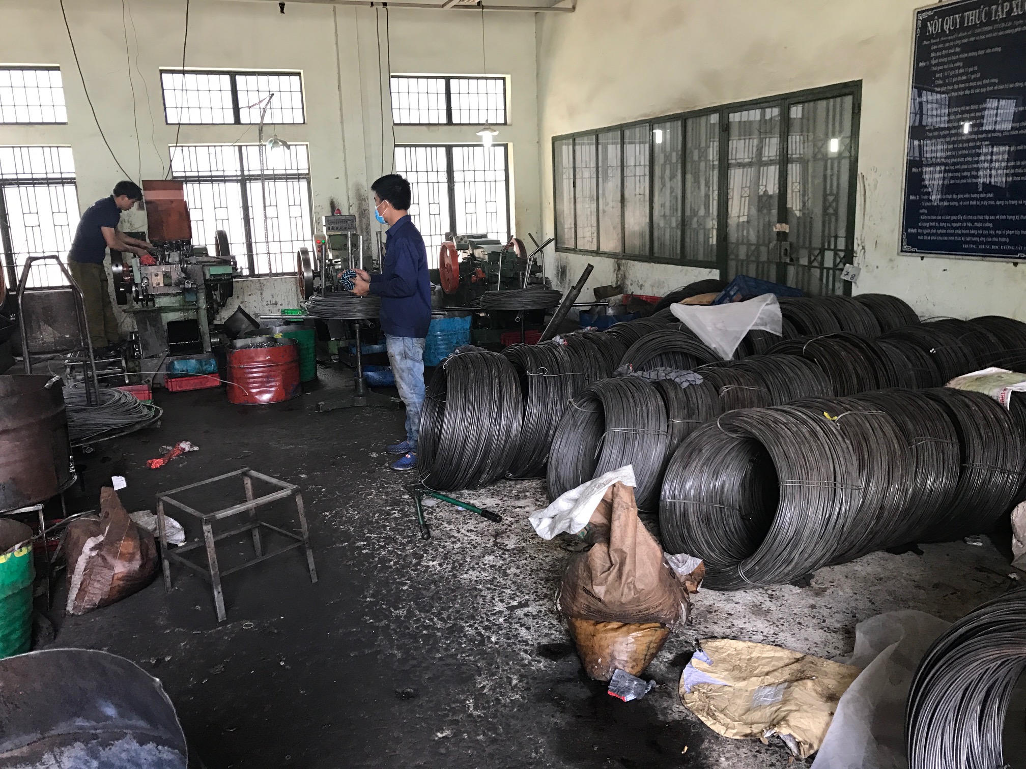 Gia công ốc vít bulong Vinahardware