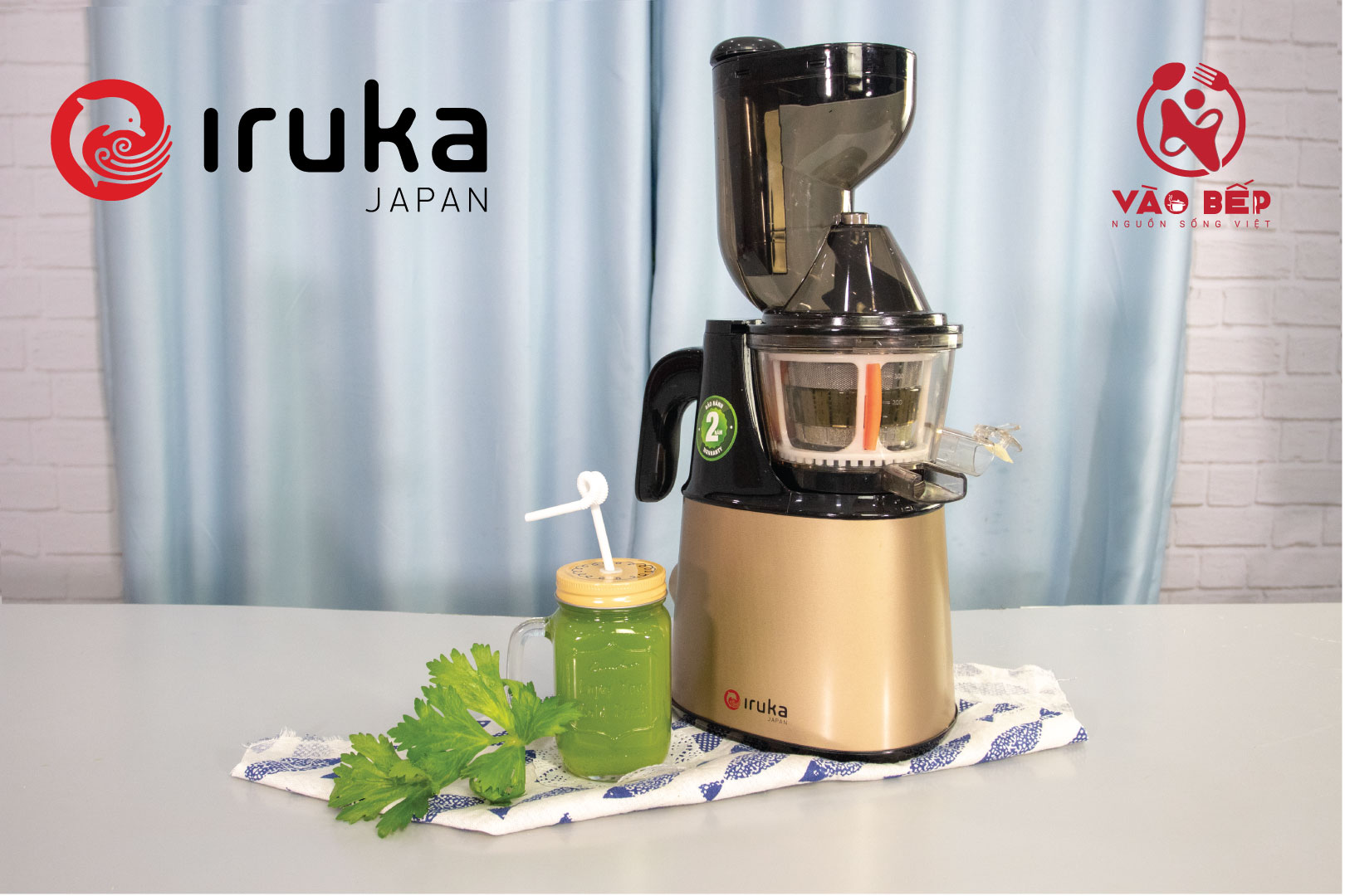 Hướng dẫn làm nước ép cần tây detox thanh lọc bằng Máy ép chậm miệng rộng Iruka I-52