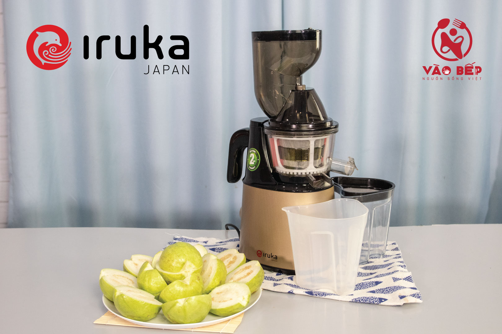 Hướng dẫn làm nước ép ổi tốt cho sức khỏe bằng Máy ép chậm miệng rộng Iruka I-52 4 may ep cham mieng rong iruka i 52 10
