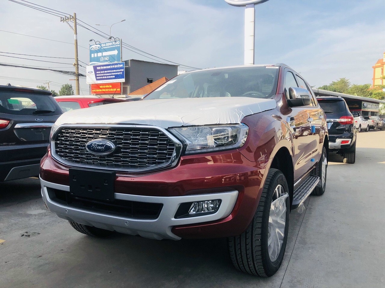 giá xe ford everest 2021