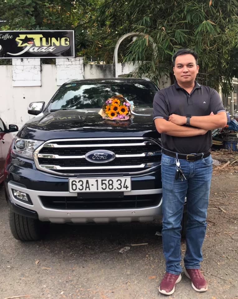 giá xe ford everest