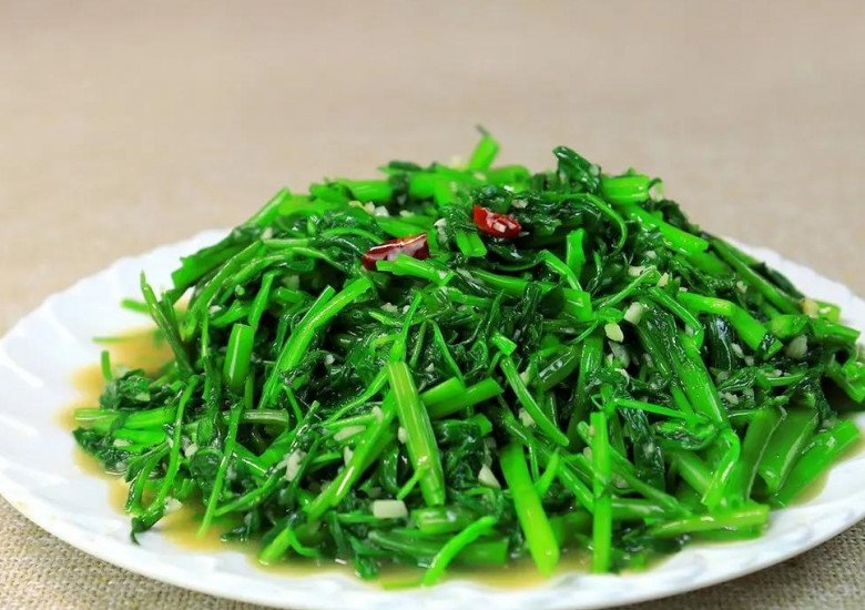 ai-khong-nen-an-rau-muong