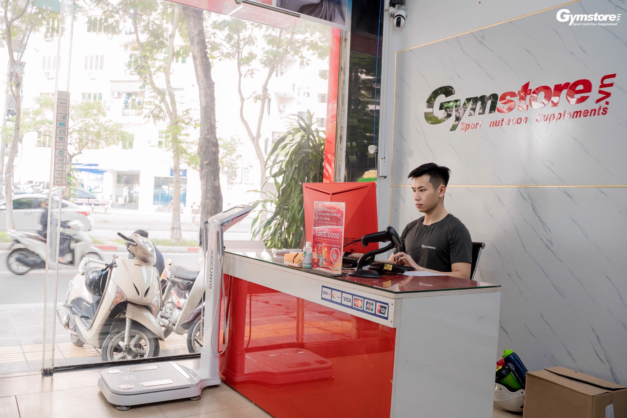 hinh-anh-chi-nhanh-gymstore-cau-giay-tran-dang-ninh-15
