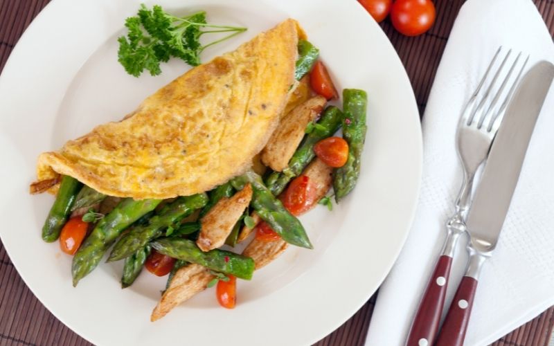 Nên bổ sung hơn 500 calo so với bình thường để tăng cân nhanh 