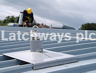 Hệ thống chống trượt ngã dùng trên mái Hệ thống chống trượt ngã dùng trên mái