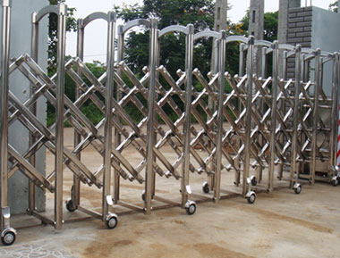 Cổng xếp Inox chạy ray – CÔNG TY TNHH THIẾT BỊ KỸ THUẬT TLT