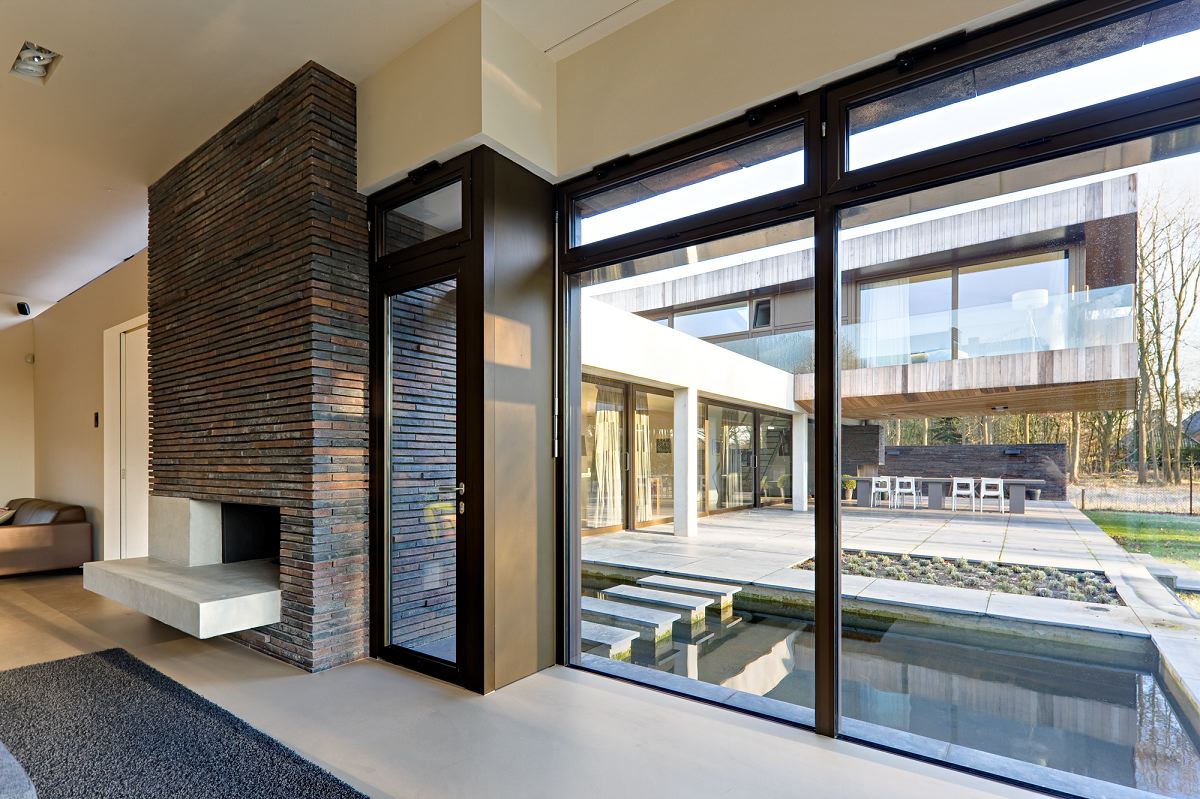 Bí quyết lựa chọn cửa kính thủy lực tại huyện Gia Lâm giá rẻ cho cửa hàng