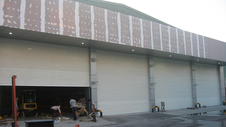 Báo giá cửa cuốn tấm liền Austdoor năm 2019 bao nhiêu?