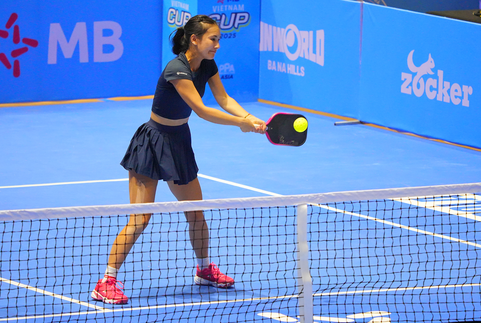 Backhand trong Pickleball là gì? Cách luyện tập đúng kỹ thuật