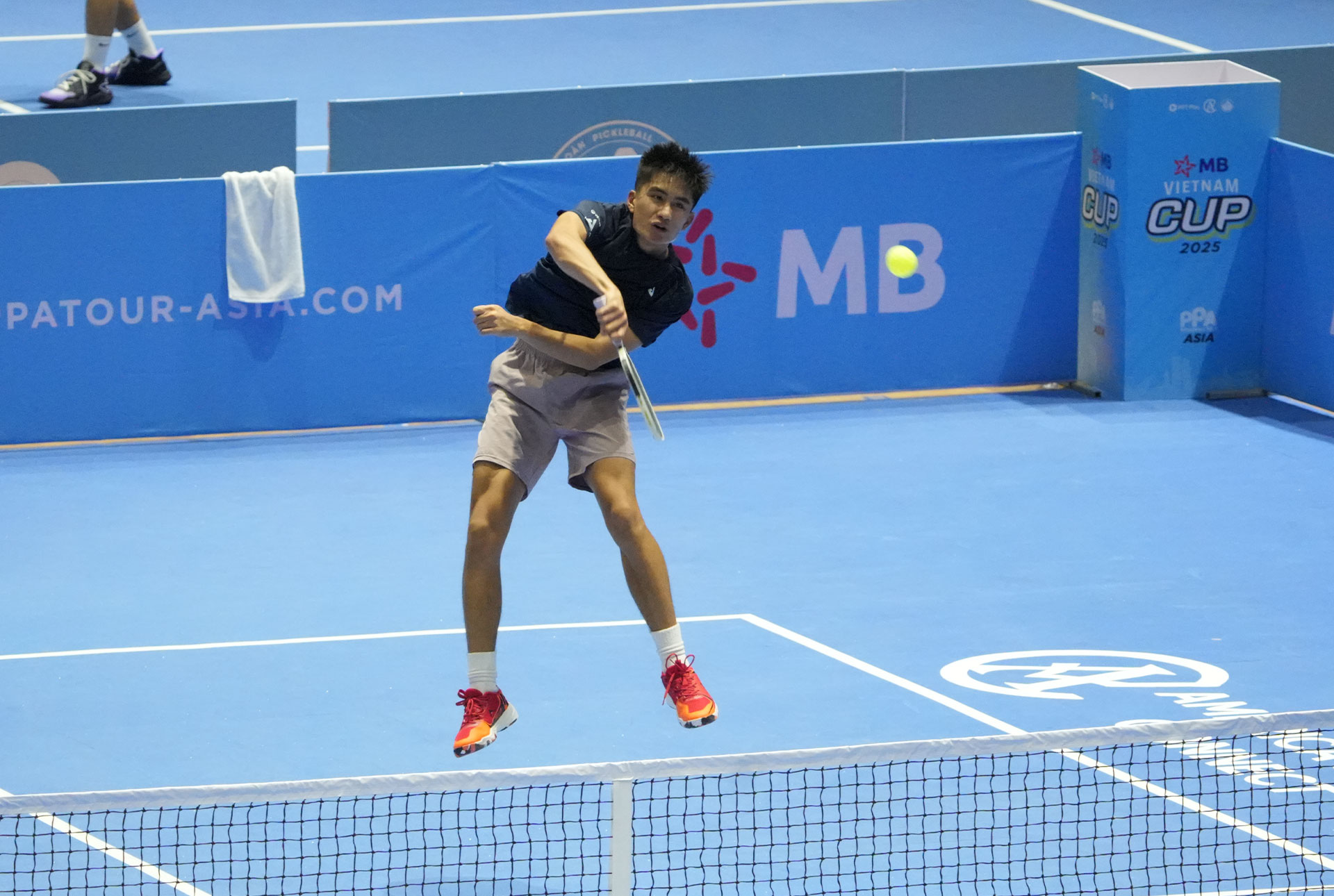 Smash trong Pickleball: Hướng dẫn từ cơ bản đến nâng cao (2025)