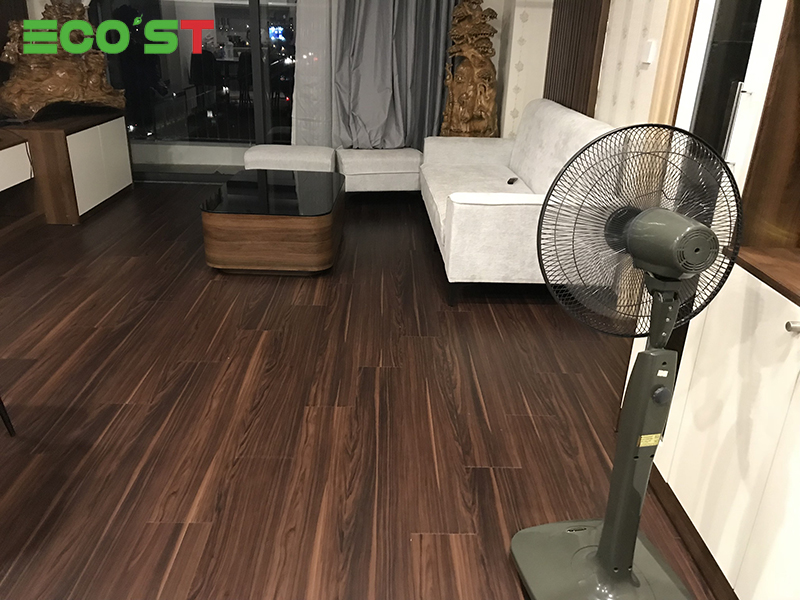 Sàn nhựa dán keo có bền không?