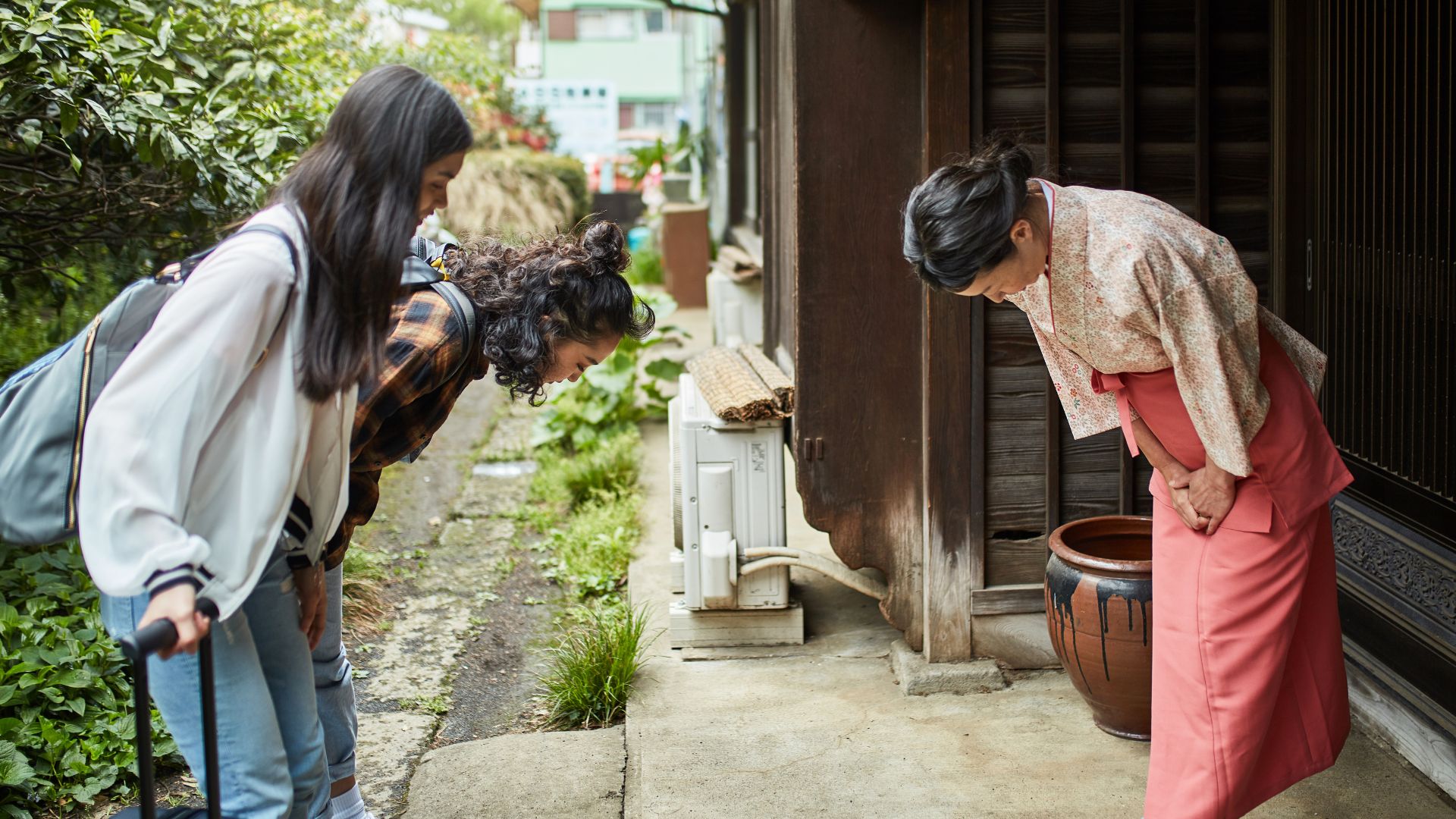 Omotenashi: Cách Người Nhật Chăm Sóc Khách Hàng Một Cách Tận Tâm