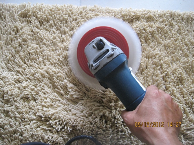 Cách làm sạch thảm trải sàn không dùng hóa chất