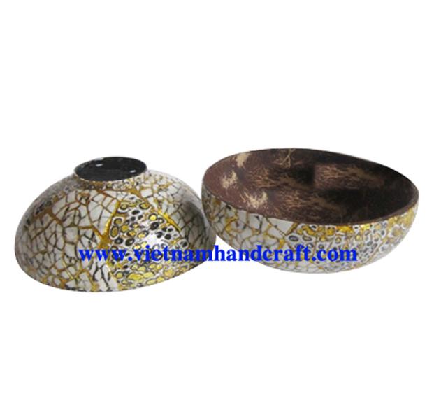Vietnamese lacquered natural coconut and coconut shell handicrafts products and lacquer coconut bowls and coconut shell bowls producers and exporters and distributors and suppliers