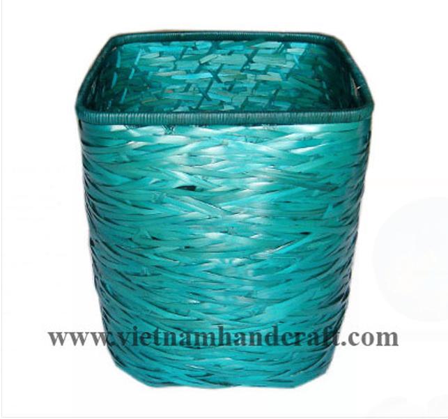 Vietnamese rattan lacquer lacquered bamboo spun coiled bamboo bottle baskets and glass baskets and utensil holders and cheese boards and butter dish and cake plates and coffee boxes and dessert plates and picnic baskets and cutting boards and bread cutting boards and food baskets and serving baskets and bread baskets and picture frames and charger plates and sculptures and cake stands and bathroom products 