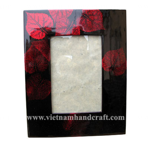Handmade black lacquer photo frame with hand-painted red leaves Handmade black lacquer photo frame with hand-painted red leaves