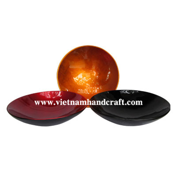 Lacquerware decor bowl in black, gold leaf and silver metallic red Lacquerware decor bowl in black, gold leaf and silver metallic red