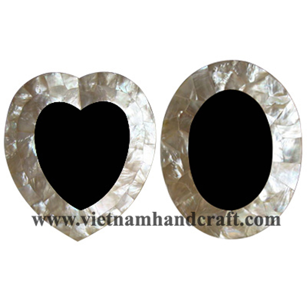 Set of 2 black lacquer wooden mirror frames inlaid with mother of pearl Set of 2 black lacquer wooden mirror frames inlaid with mother of pearl