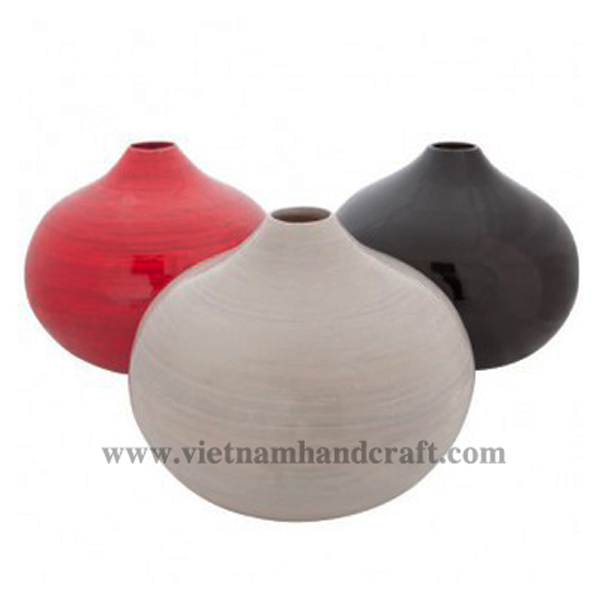 Set of 3 bulb-shaped decorative bamboo vases Set of 3 bulb-shaped decorative bamboo vases