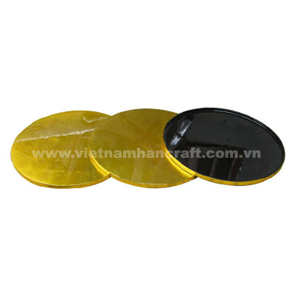Set of 3 handmade lacquerware placemats in black & gold silver Set of 3 handmade lacquerware placemats in black & gold silver