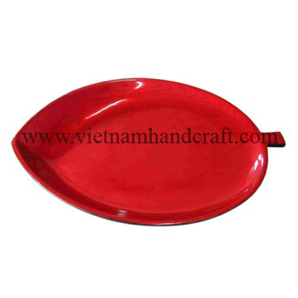 Leaf-shaped lacquer serving plate Leaf-shaped lacquer serving plate