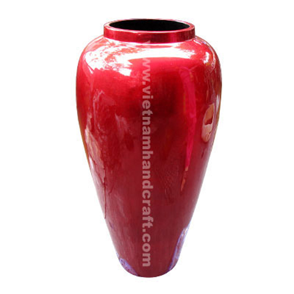 Lacquered bamboo decor vase in silver metallic red Lacquered bamboo decor vase in silver metallic red