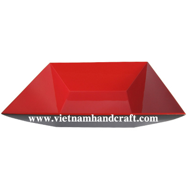 Lacquer fruit bowl in red & black Lacquer fruit bowl in red & black