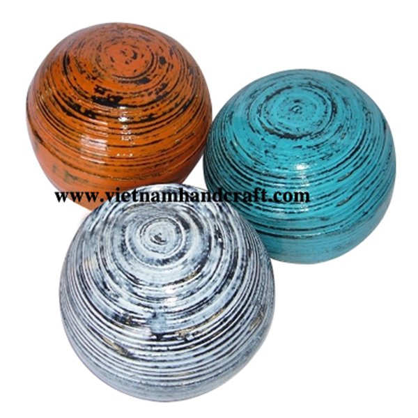 Set of 3 handmade bamboo decorative balls roughly finished in 3 different colors Set of 3 handmade bamboo decorative balls roughly finished in 3 different colors