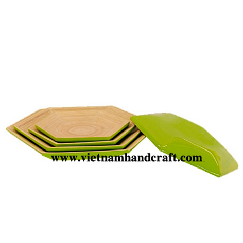 Set of 4 handmade bamboo serving plates. Inside in natural, outside hand lacquered in green Set of 4 handmade bamboo serving plates. Inside in natural, outside hand lacquered in green