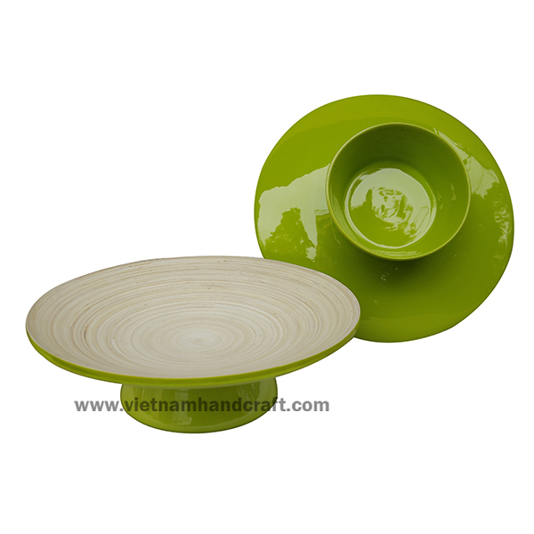 Handmade bamboo cake plate with high foot. Inside in natural, outside in olive Handmade bamboo cake plate with high foot. Inside in natural, outside in olive