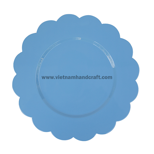 Handmade lacquered wood flower-shaped plate Handmade lacquered wood flower-shaped plate
