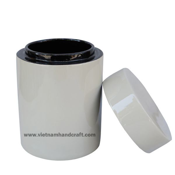 Handcrafted lacquered tea box Handcrafted lacquered tea box